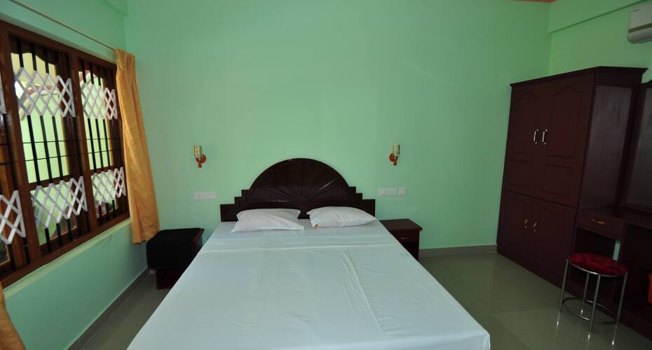 Sree Lakshmi Holiday Inn, Kovalam 2
